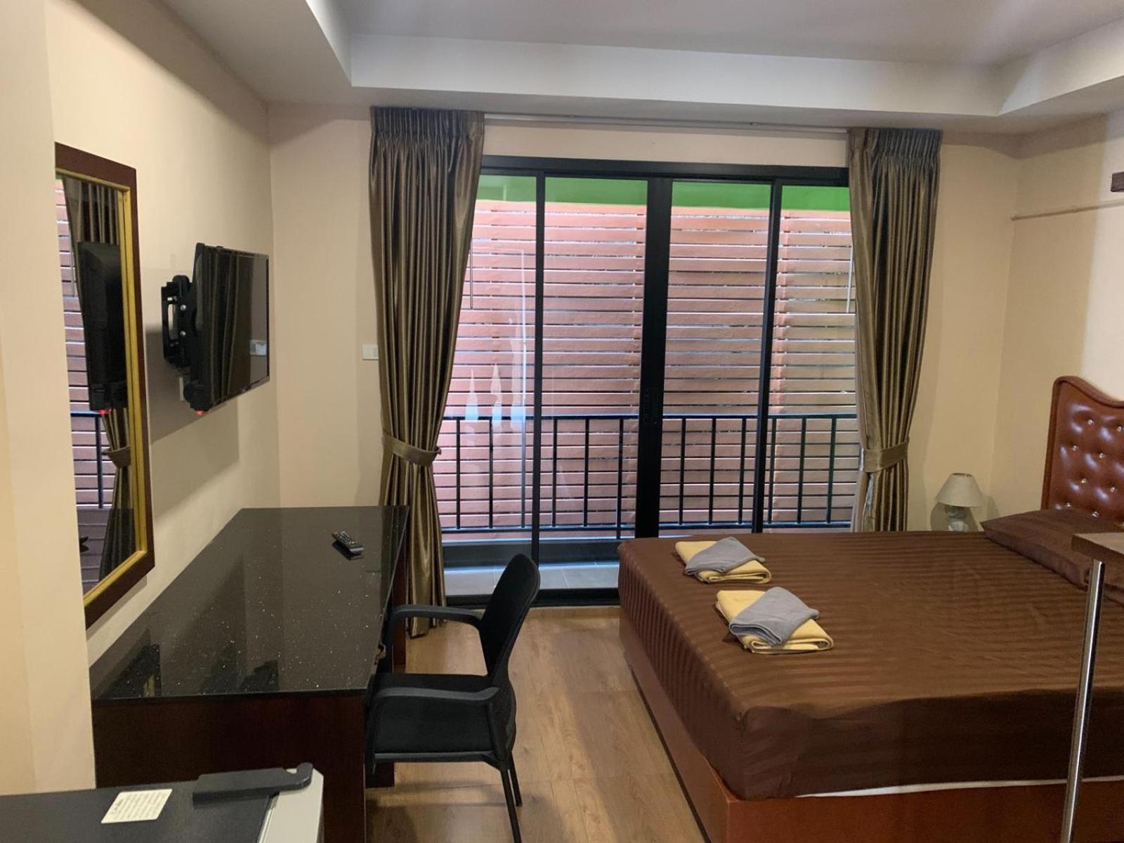 Appartement Smyrna à Pattaya Extérieur photo